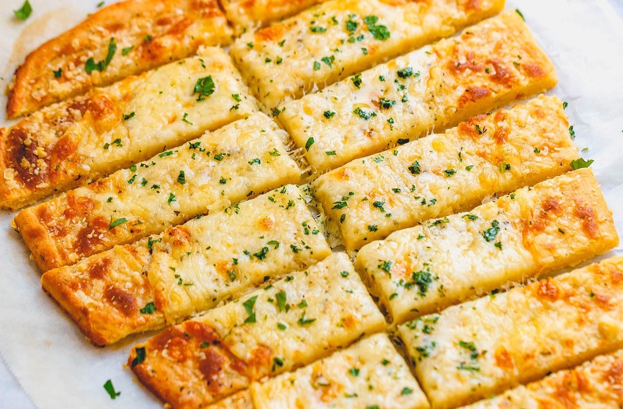 EASY CHEESY KETO GARLIC BREAD Cheap Meal Recipes